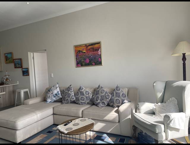 3 BEDROOM FREESTANDING FOR SALE IN LAGUNA